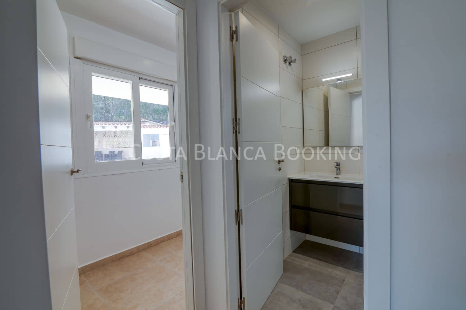 5 bedroom Villa for sale in Albir - € 1,150,000 (Ref: 9001898)