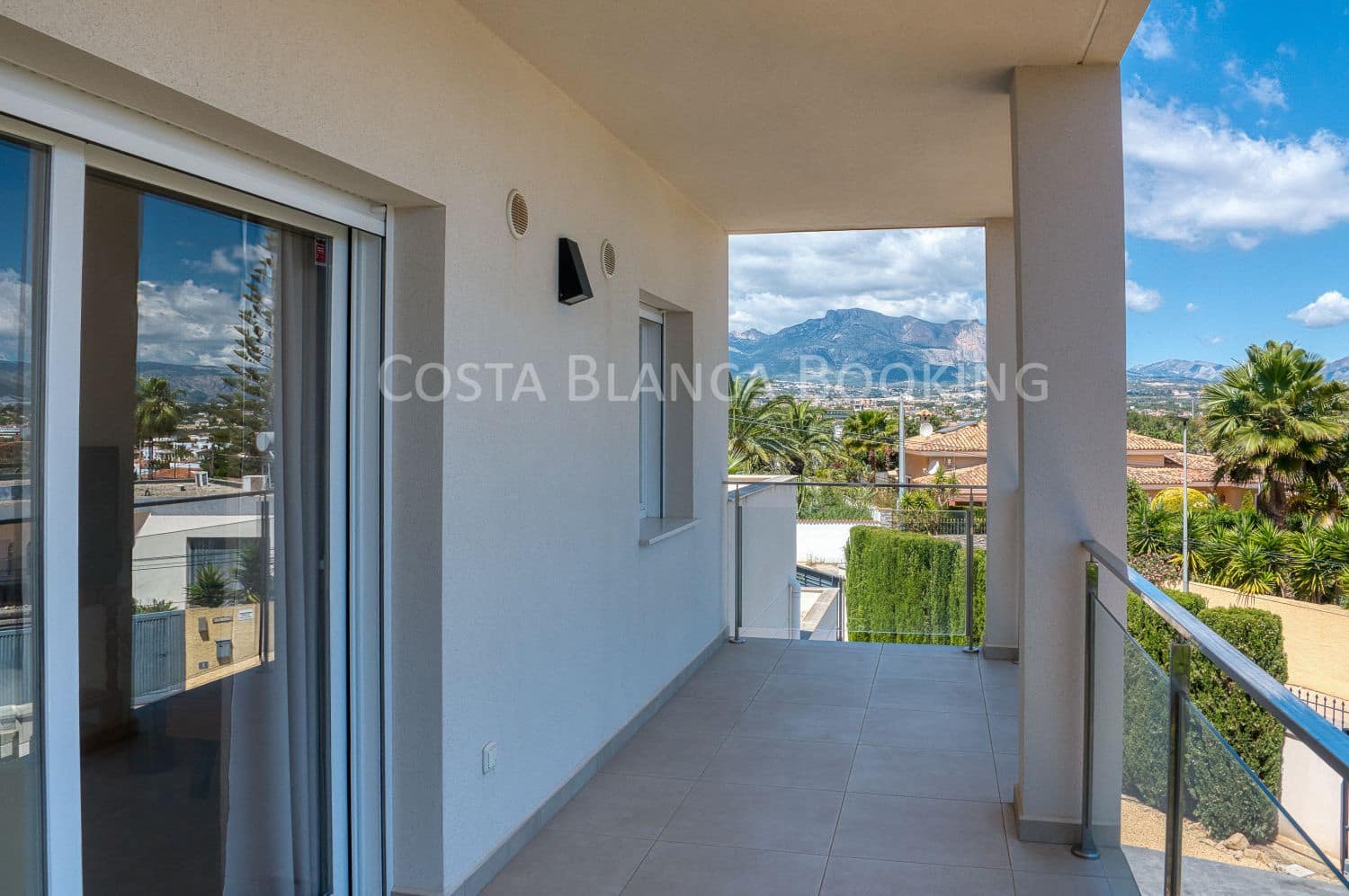 5 bedroom Villa for sale in Albir - € 1,150,000 (Ref: 9001898)