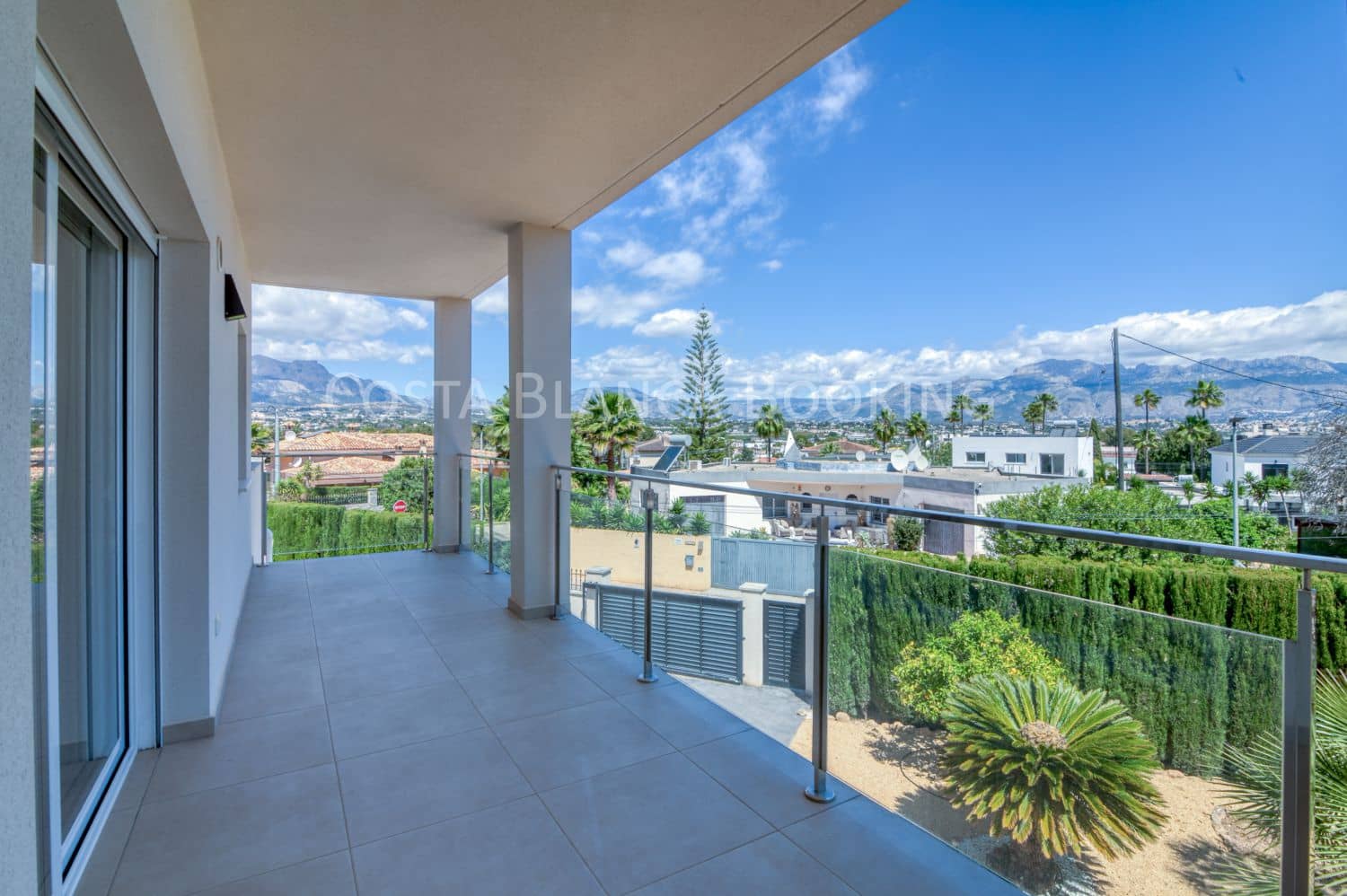 5 bedroom Villa for sale in Albir - € 1,150,000 (Ref: 9001898)