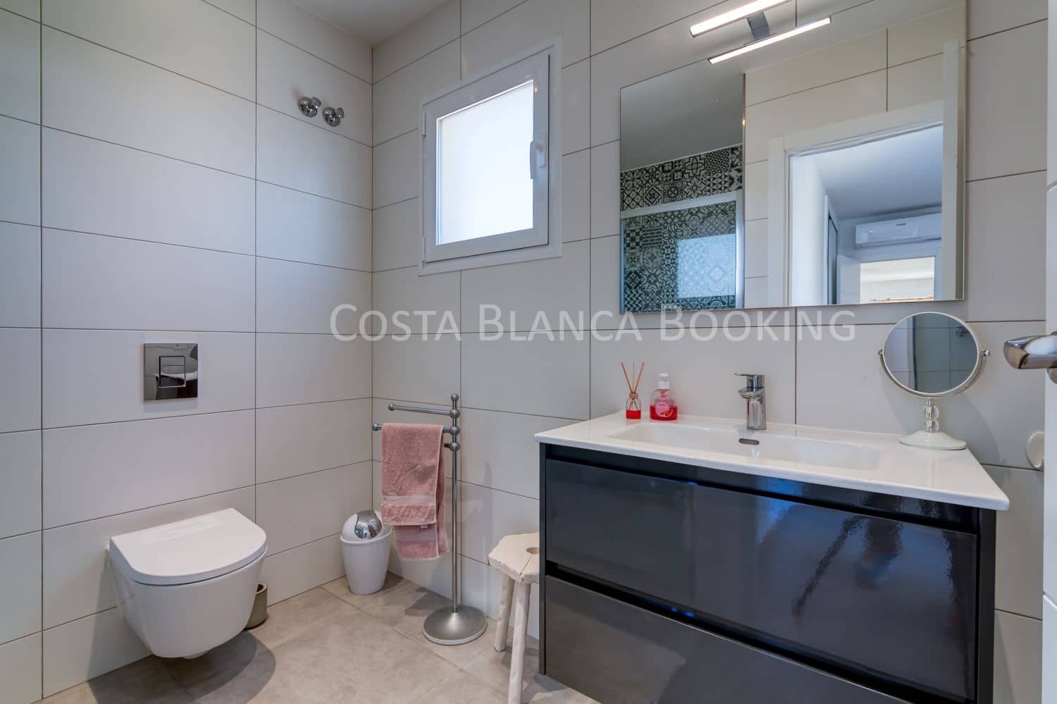 5 bedroom Villa for sale in Albir - € 1,150,000 (Ref: 9001898)