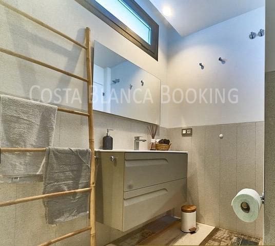 3 bedroom Villa for sale in Finestrat - € 585,000 (Ref: 9001908)