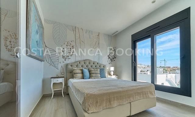 3 bedroom Villa for sale in Finestrat - € 585,000 (Ref: 9001908)