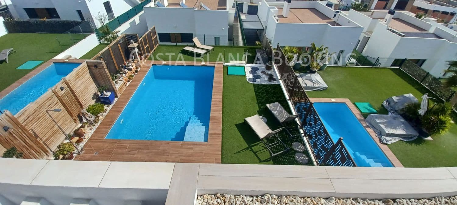 3 bedroom Villa for sale in Finestrat - € 585,000 (Ref: 9001908)