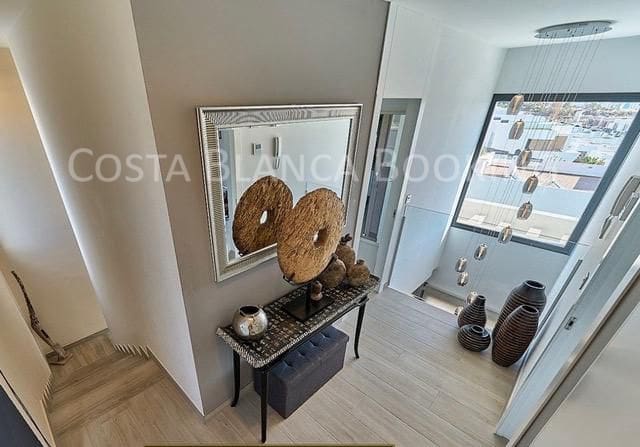 3 bedroom Villa for sale in Finestrat - € 585,000 (Ref: 9001908)