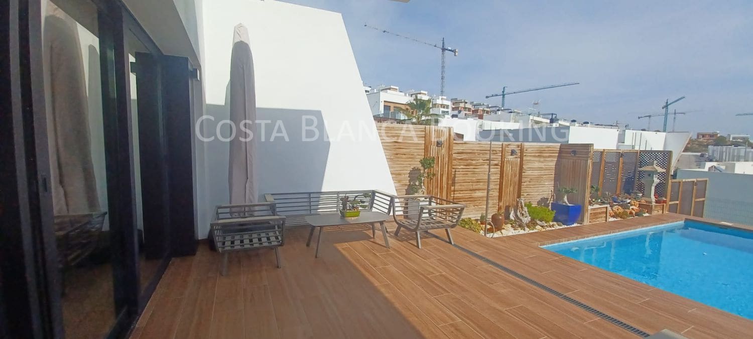 3 bedroom Villa for sale in Finestrat - € 585,000 (Ref: 9001908)