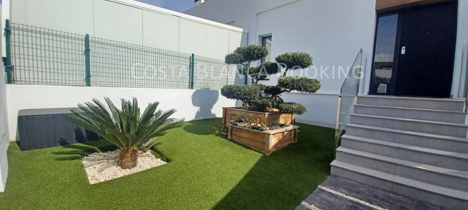 3 bedroom Villa for sale in Finestrat - € 585,000 (Ref: 9001908)