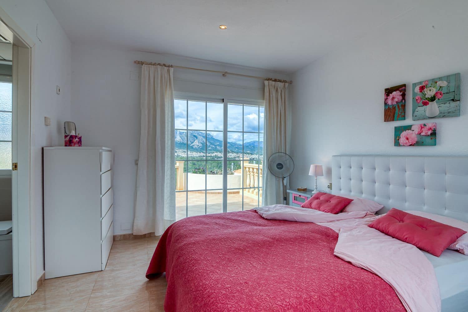 4 bedroom Villa for sale in Alfaz del Pi / L'Alfas del Pi with garage - € 1,200,000 (Ref: 9001910)