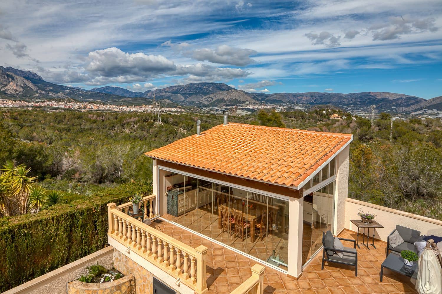 4 bedroom Villa for sale in Alfaz del Pi / L'Alfas del Pi with garage - € 1,200,000 (Ref: 9001910)