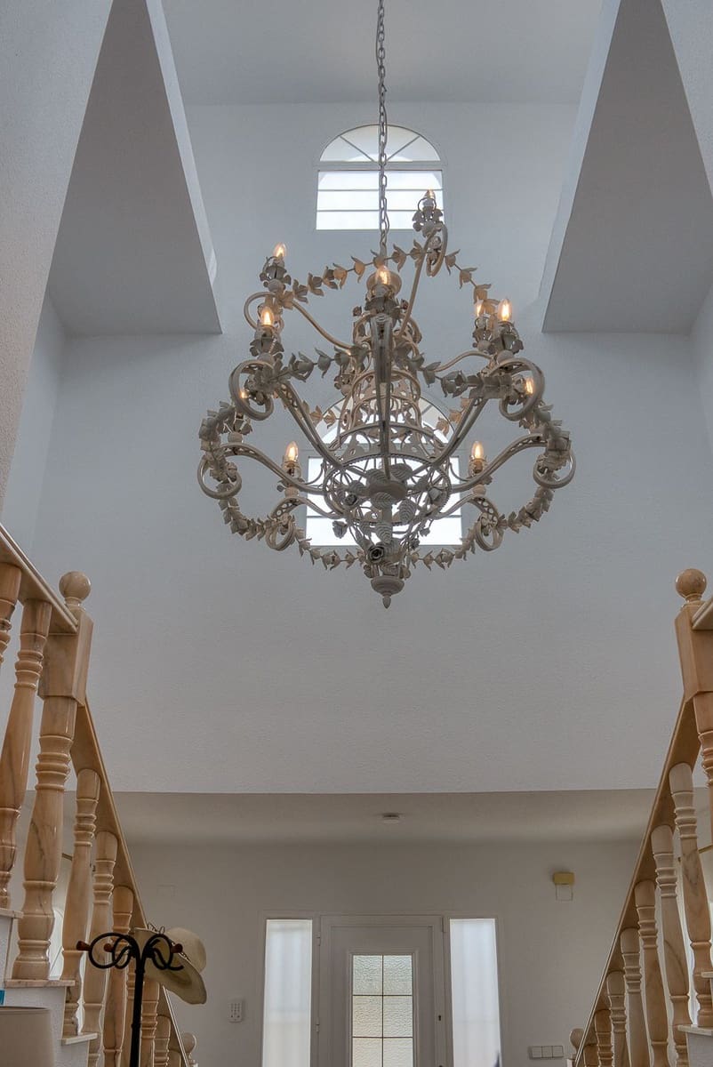 4 bedroom Villa for sale in Alfaz del Pi / L'Alfas del Pi with garage - € 1,200,000 (Ref: 9001910)