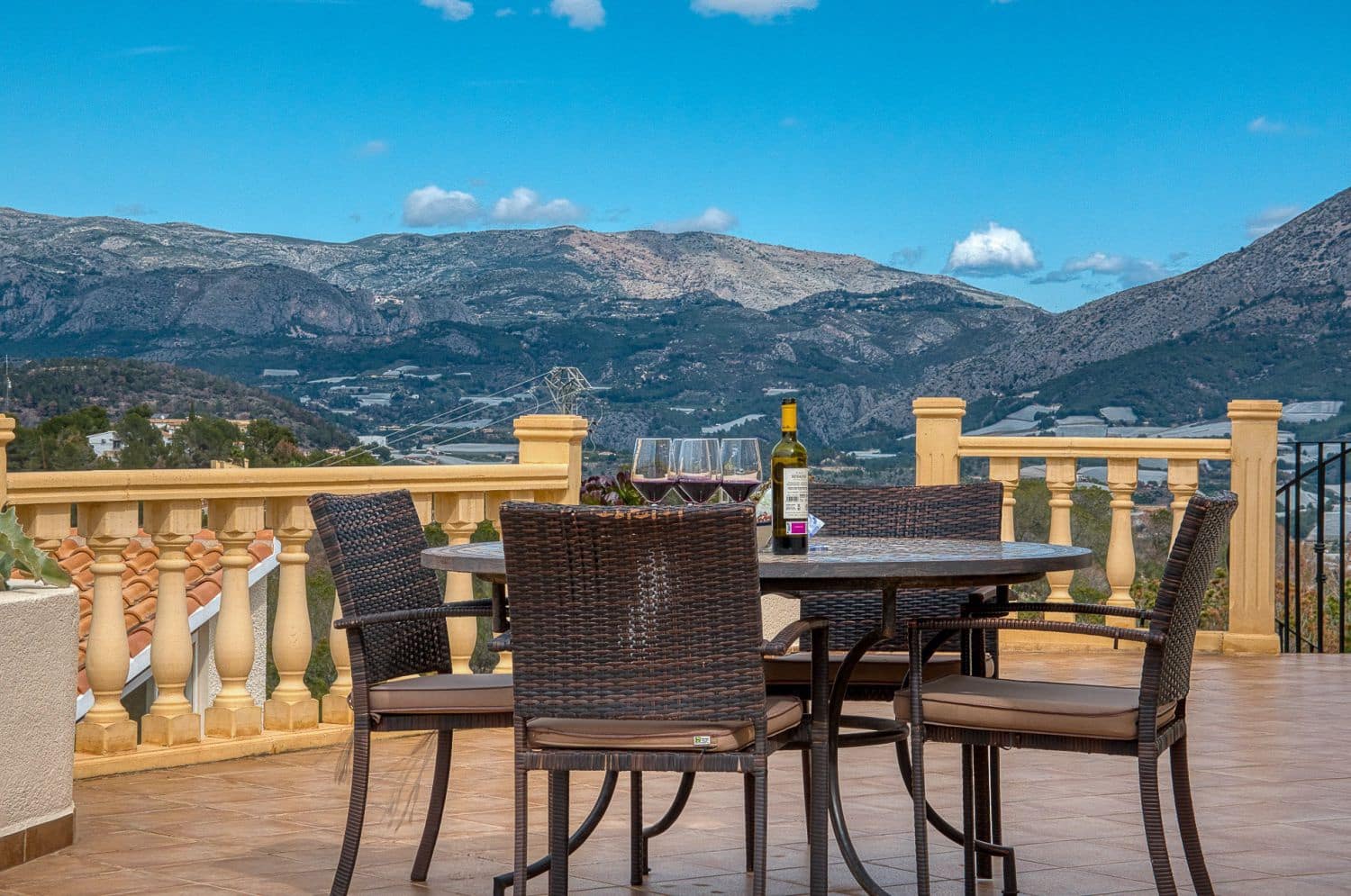 4 bedroom Villa for sale in Alfaz del Pi / L'Alfas del Pi with garage - € 1,200,000 (Ref: 9001910)