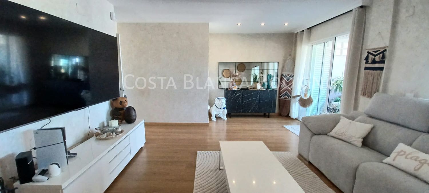 3 bedroom Villa for sale in La Nucia with garage - € 320,000 (Ref: 9018697)