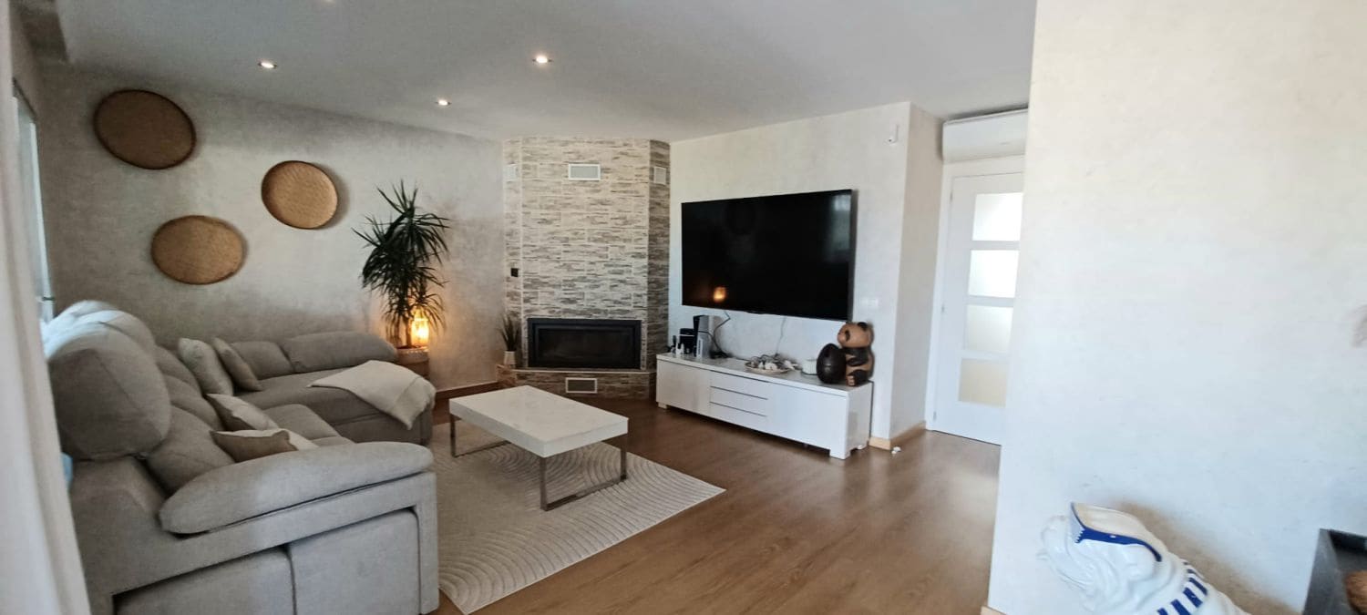 3 bedroom Villa for sale in La Nucia with garage - € 320,000 (Ref: 9018697)