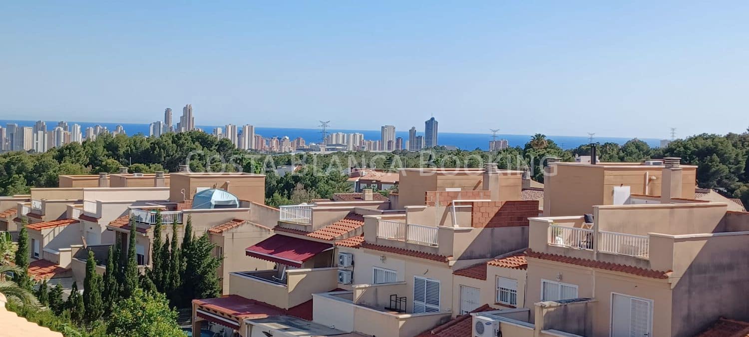 3 bedroom Villa for sale in La Nucia with garage - € 320,000 (Ref: 9018697)