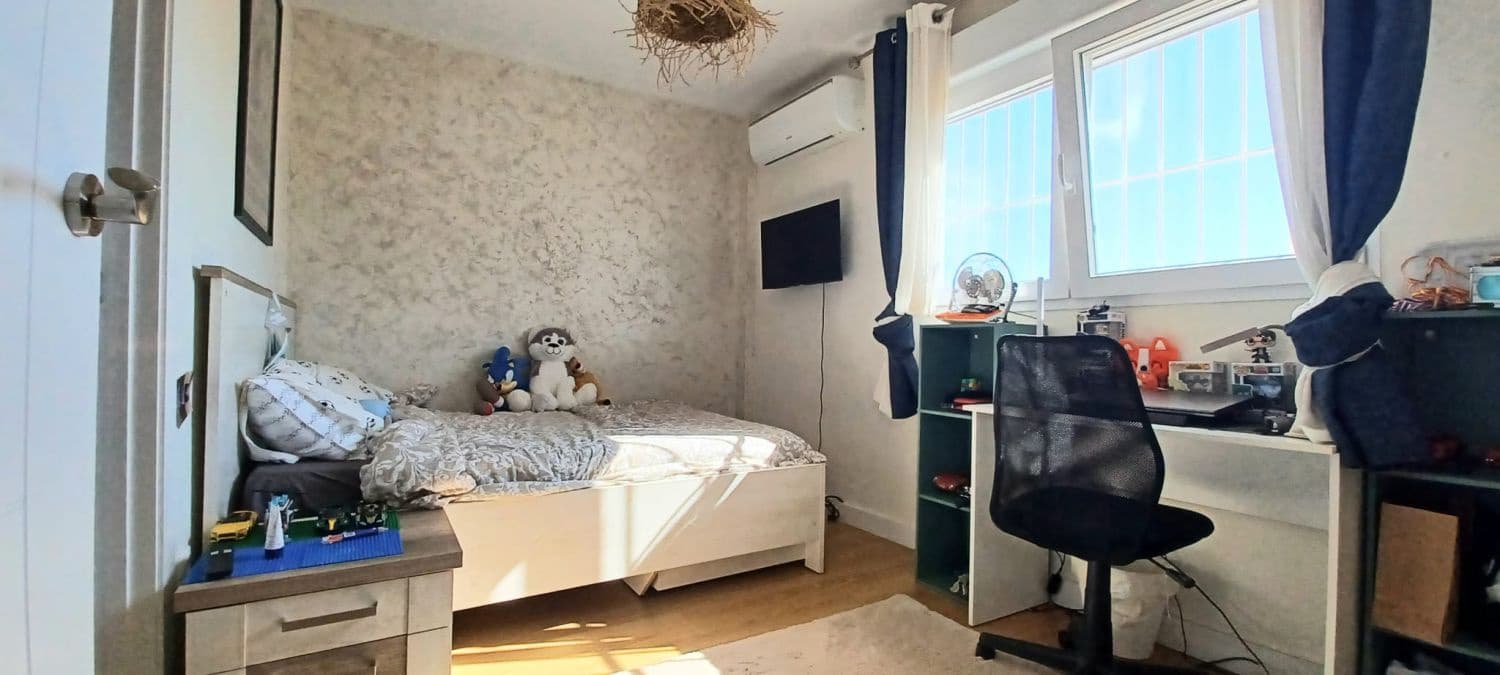 3 bedroom Villa for sale in La Nucia with garage - € 320,000 (Ref: 9018697)