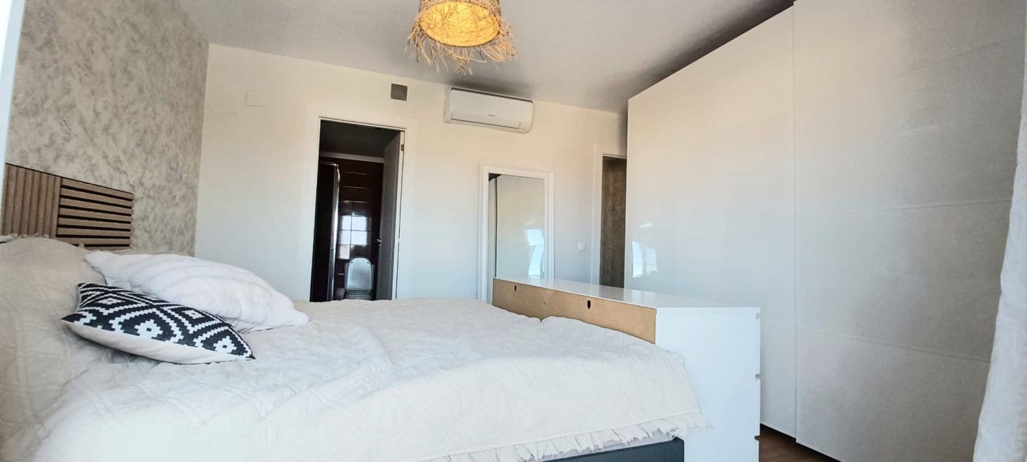 3 bedroom Villa for sale in La Nucia with garage - € 320,000 (Ref: 9018697)