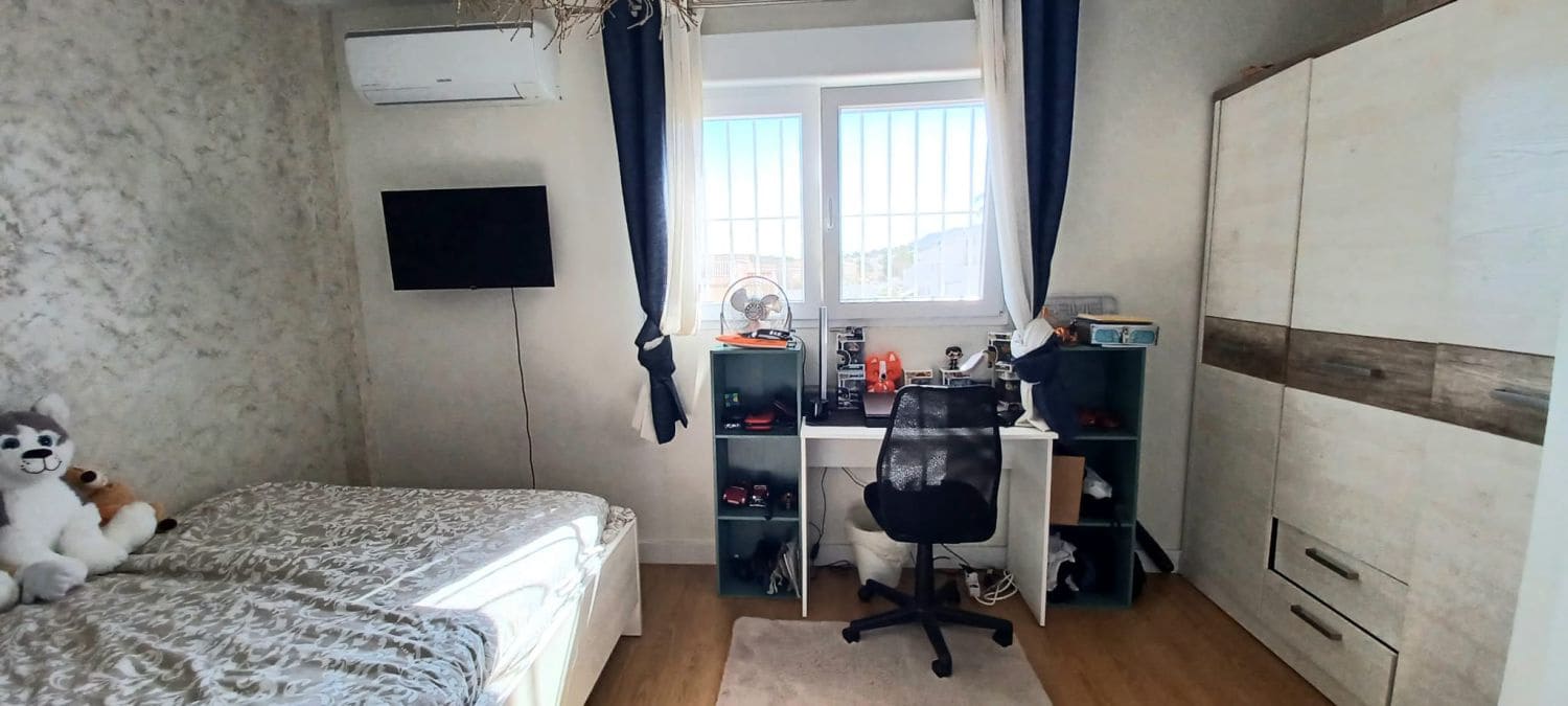 3 bedroom Villa for sale in La Nucia with garage - € 320,000 (Ref: 9018697)