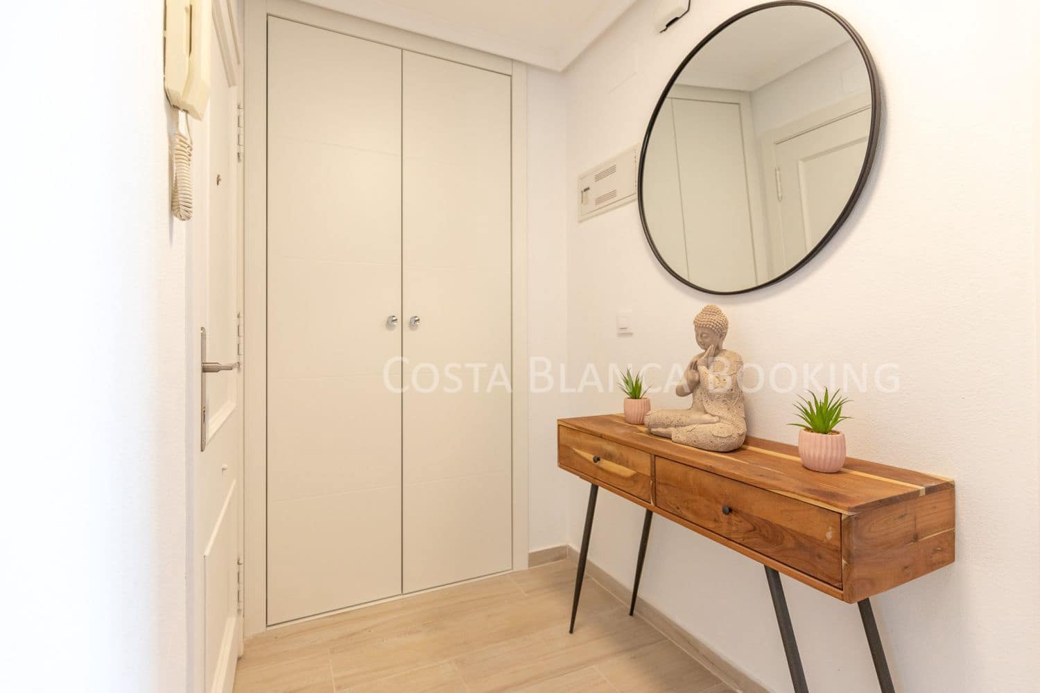 2 bedroom Apartment for sale in La Villajoyosa / Vila Joiosa with garage - € 349,000 (Ref: 9040433)