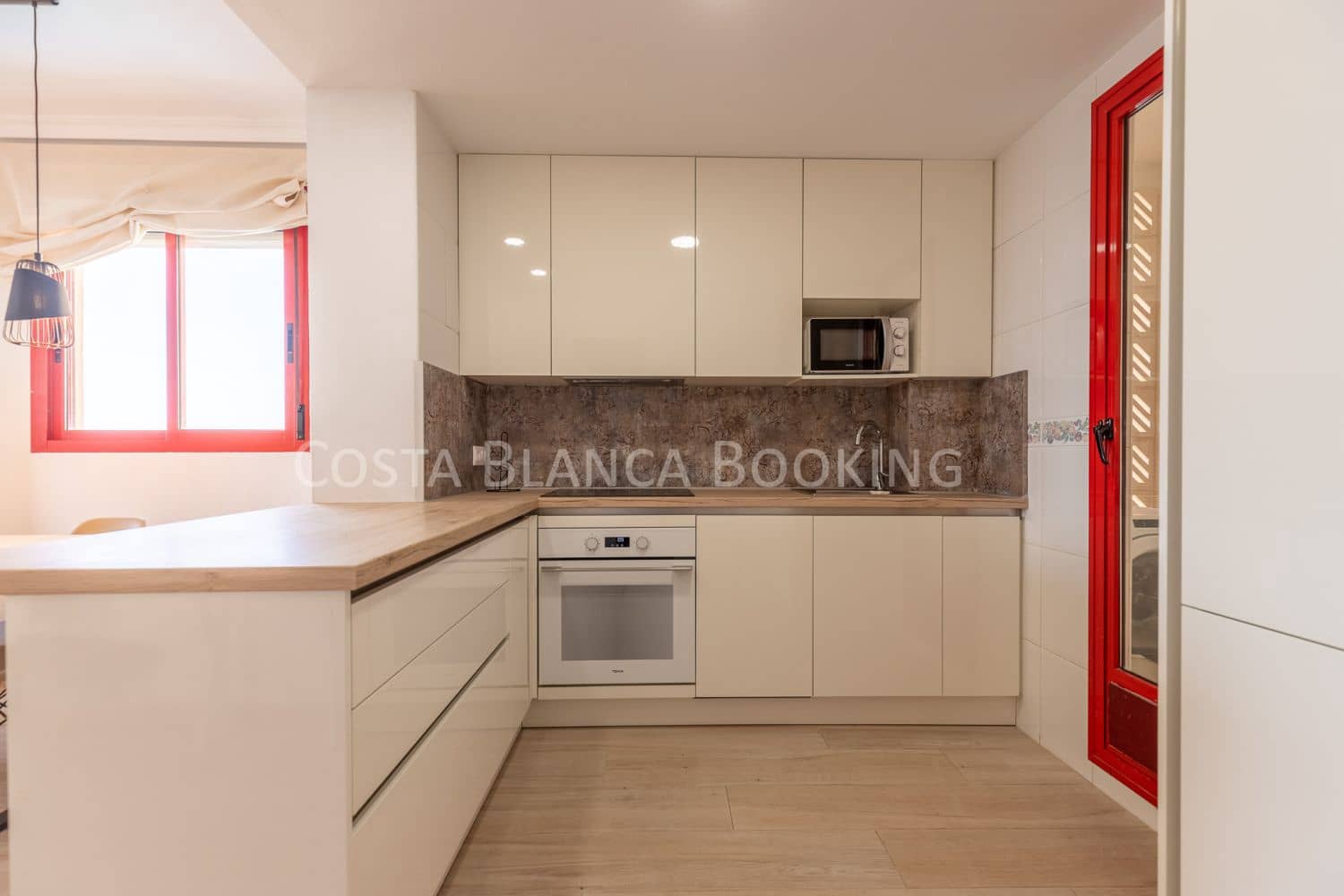 2 bedroom Apartment for sale in La Villajoyosa / Vila Joiosa with garage - € 349,000 (Ref: 9040433)