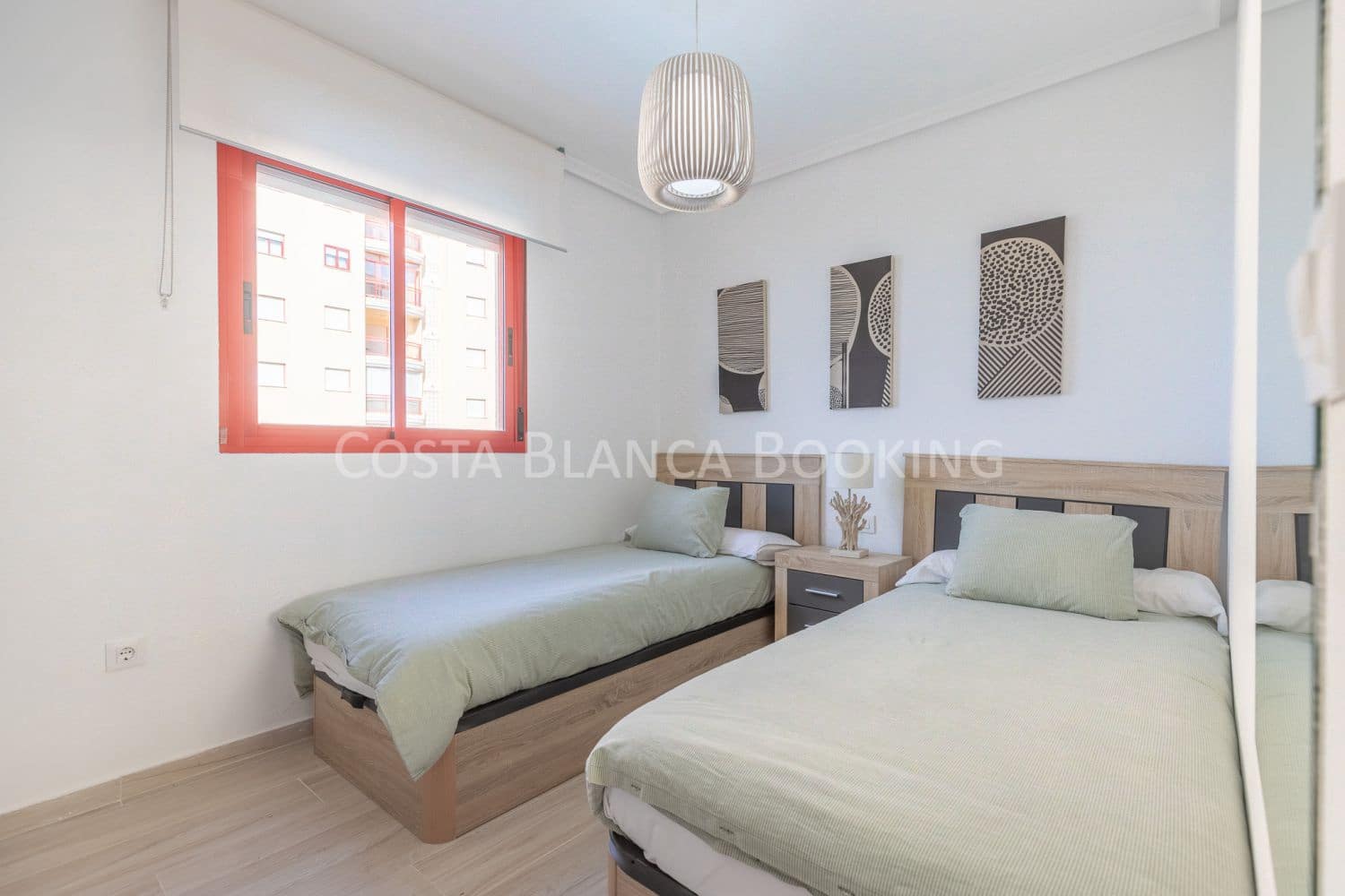 2 bedroom Apartment for sale in La Villajoyosa / Vila Joiosa with garage - € 349,000 (Ref: 9040433)