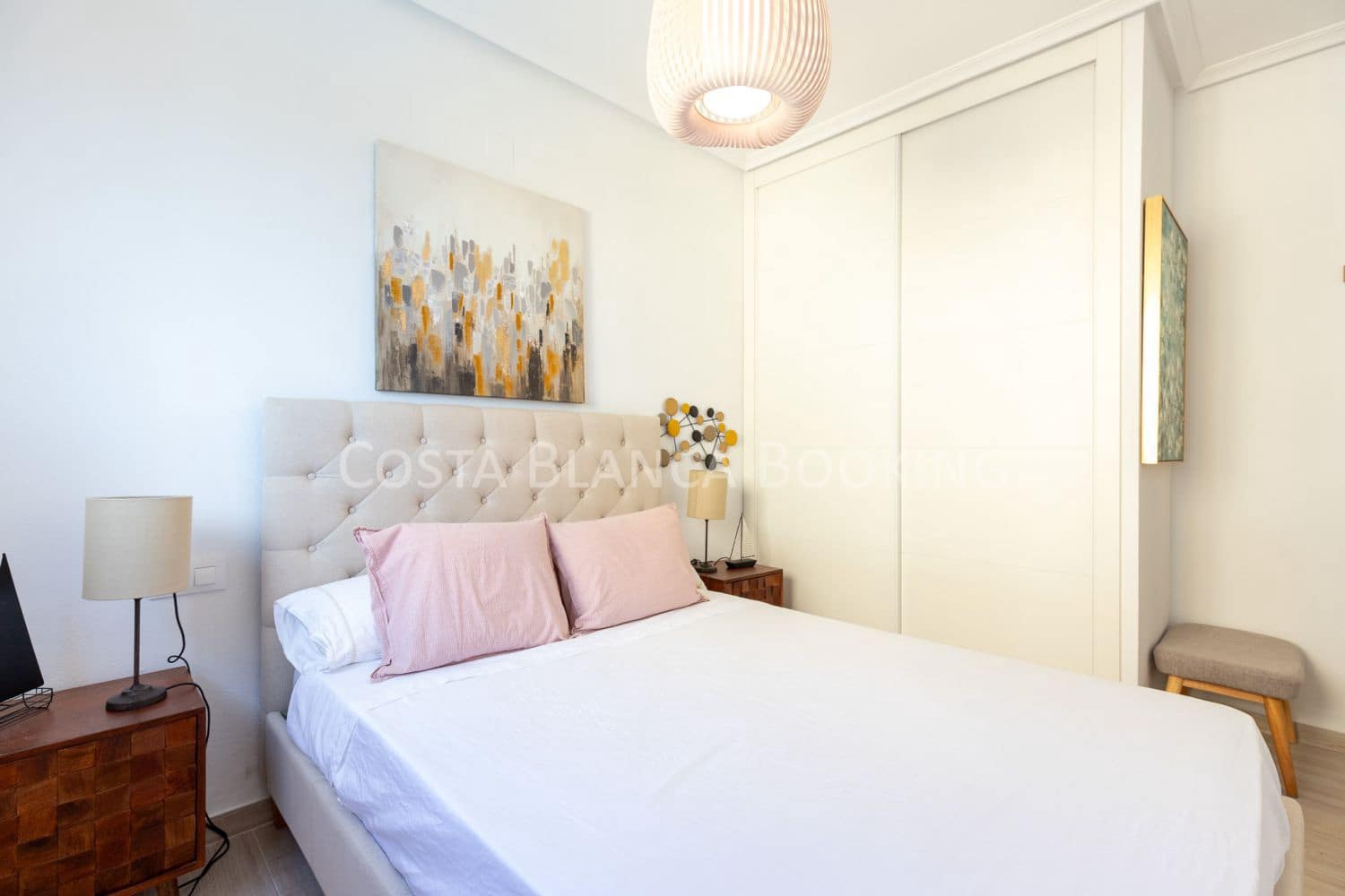 2 bedroom Apartment for sale in La Villajoyosa / Vila Joiosa with garage - € 349,000 (Ref: 9040433)