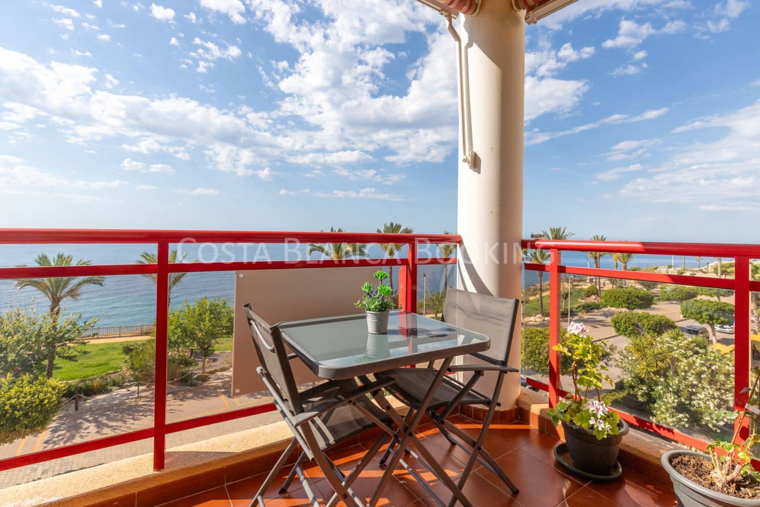 2 bedroom Apartment for sale in La Villajoyosa / Vila Joiosa with garage - € 349,000 (Ref: 9040433)