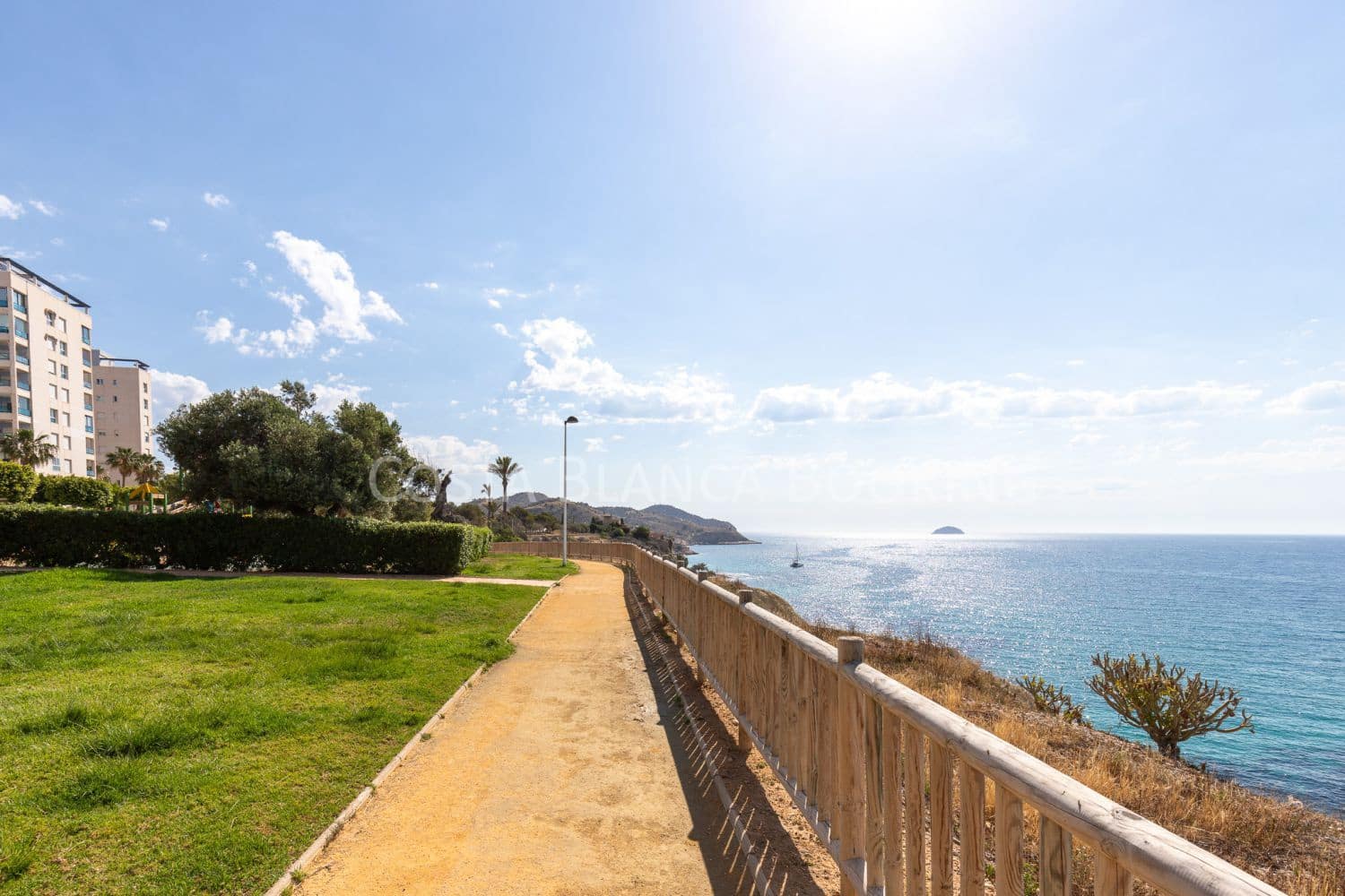 2 bedroom Apartment for sale in La Villajoyosa / Vila Joiosa with garage - € 349,000 (Ref: 9040433)