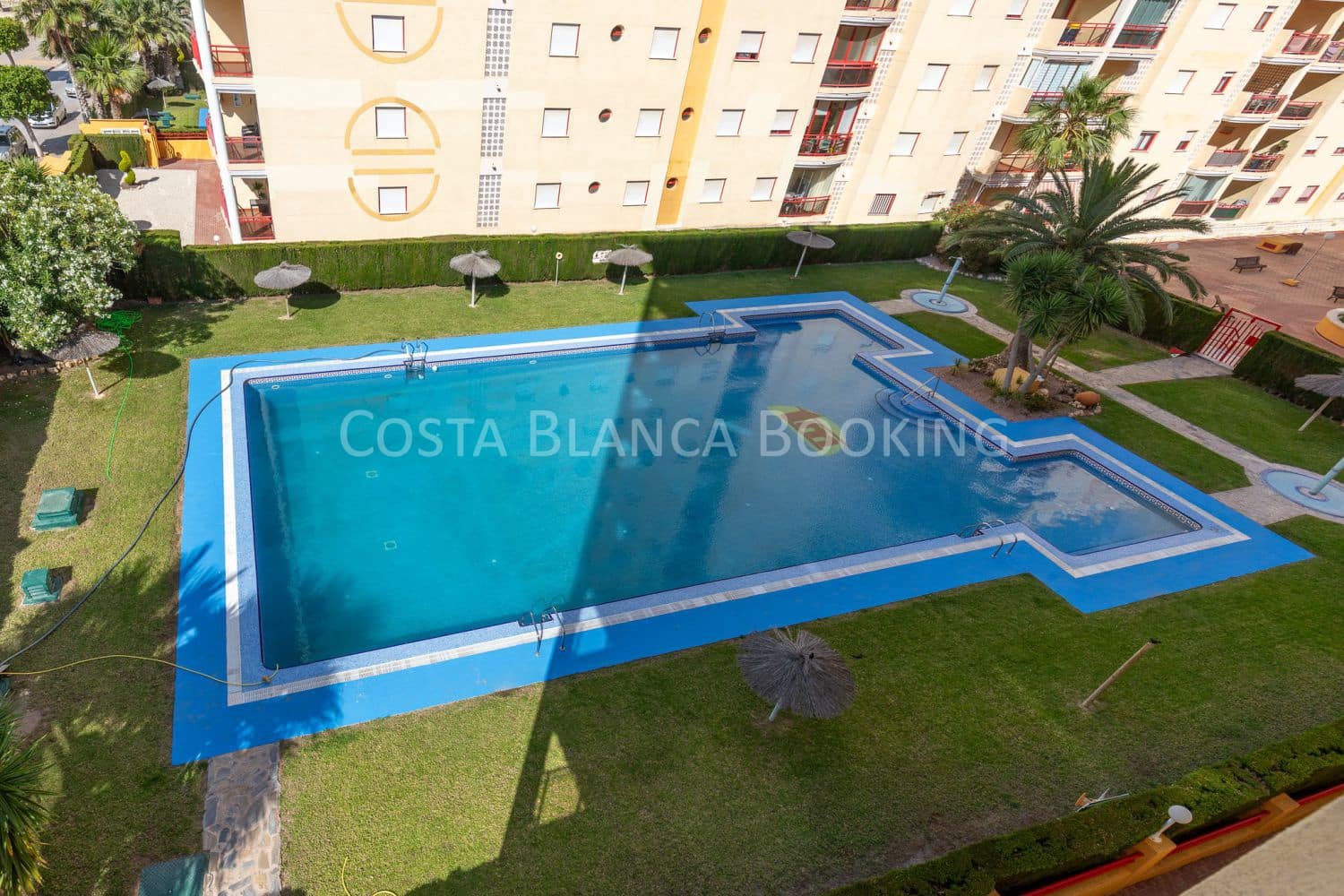 2 bedroom Apartment for sale in La Villajoyosa / Vila Joiosa with garage - € 349,000 (Ref: 9040433)