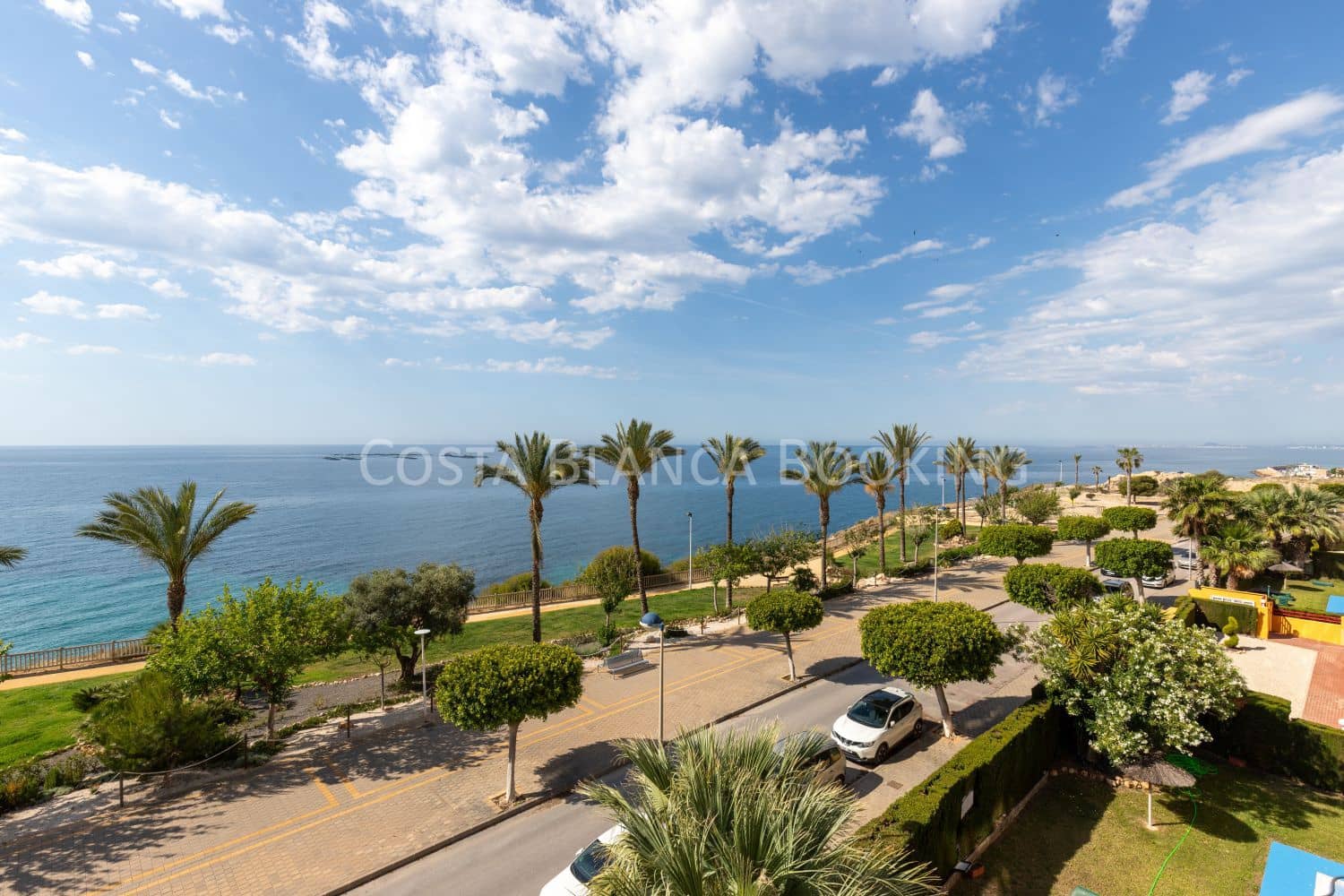 2 bedroom Apartment for sale in La Villajoyosa / Vila Joiosa with garage - € 349,000 (Ref: 9040433)