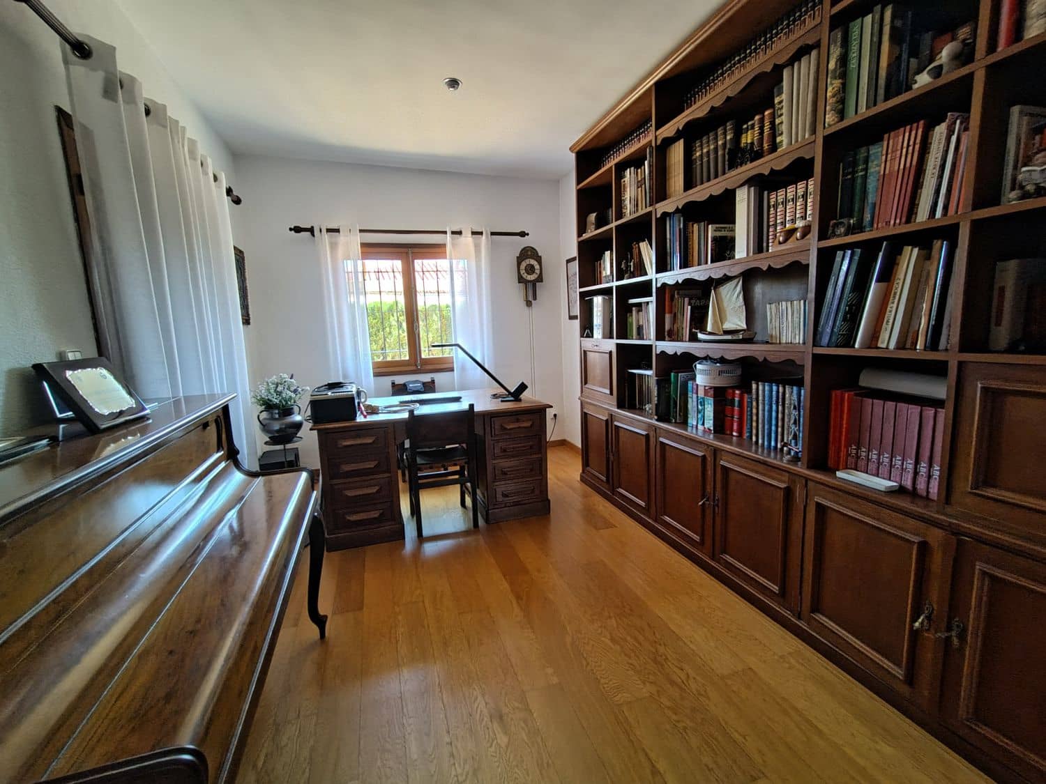 5 bedroom Villa for sale in La Villajoyosa / Vila Joiosa - € 1,100,000 (Ref: 9040434)