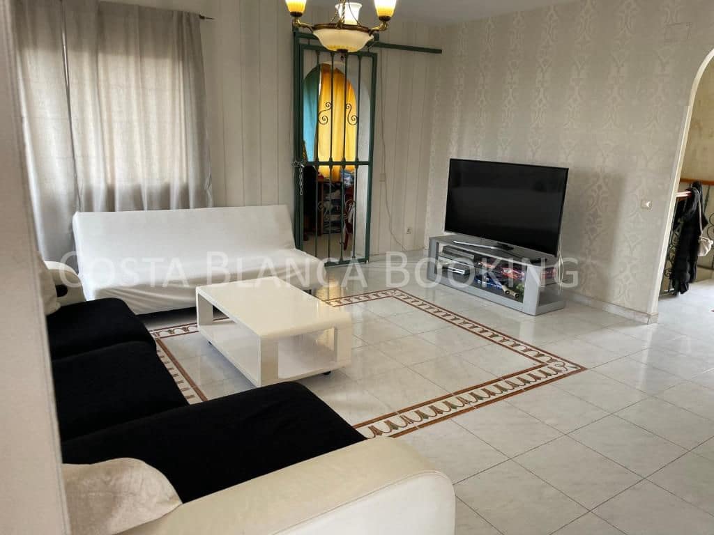 3 bedroom Villa for sale in La Nucia - € 590,000 (Ref: 9069185)