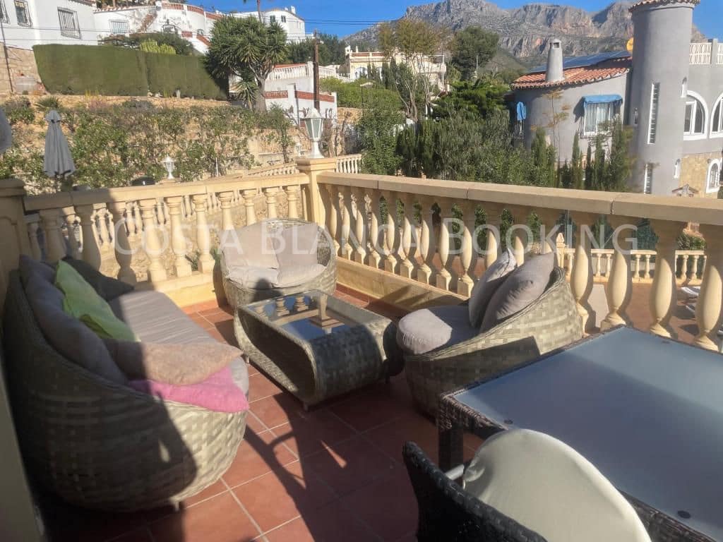3 bedroom Villa for sale in La Nucia - € 590,000 (Ref: 9069185)
