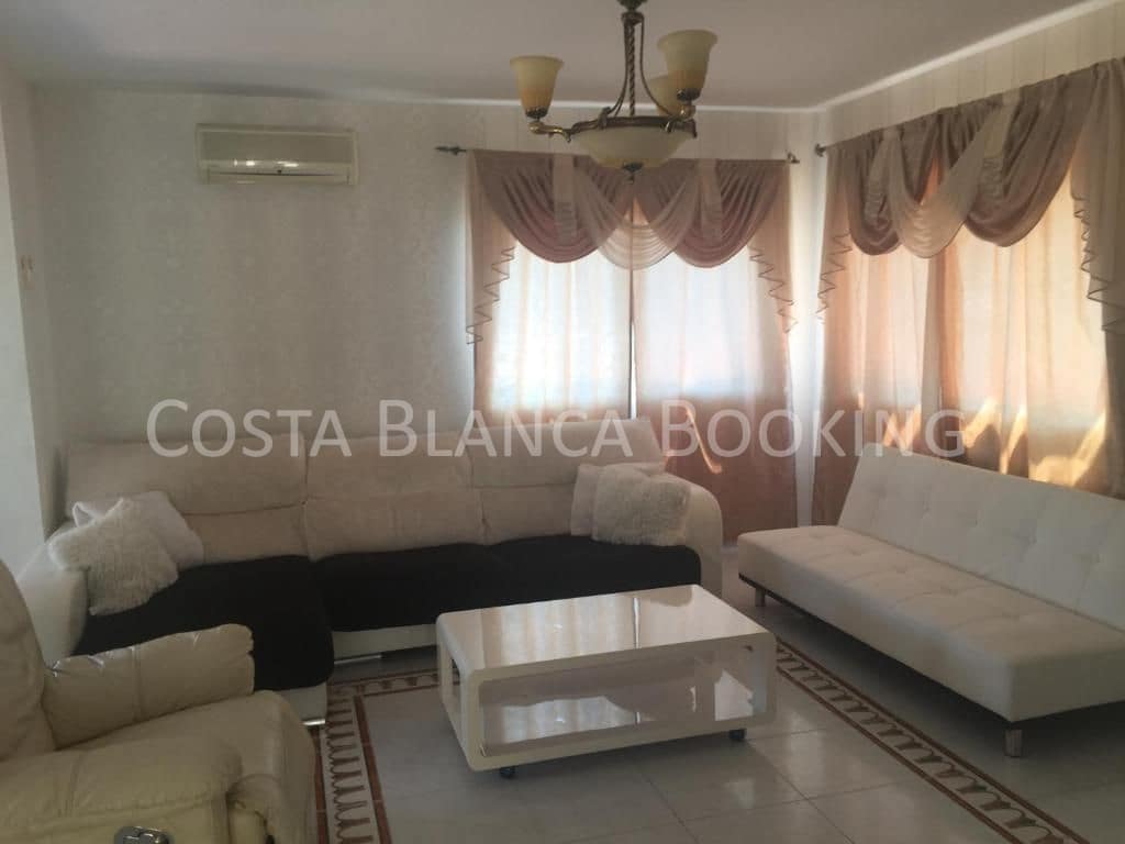 3 bedroom Villa for sale in La Nucia - € 590,000 (Ref: 9069185)