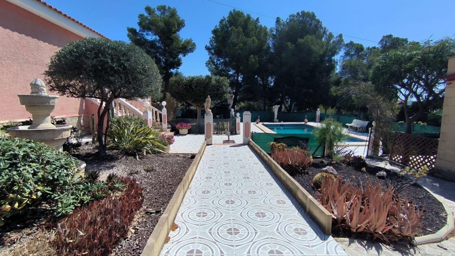 4 bedroom Villa for sale in La Nucia - € 560,000 (Ref: 9092186)