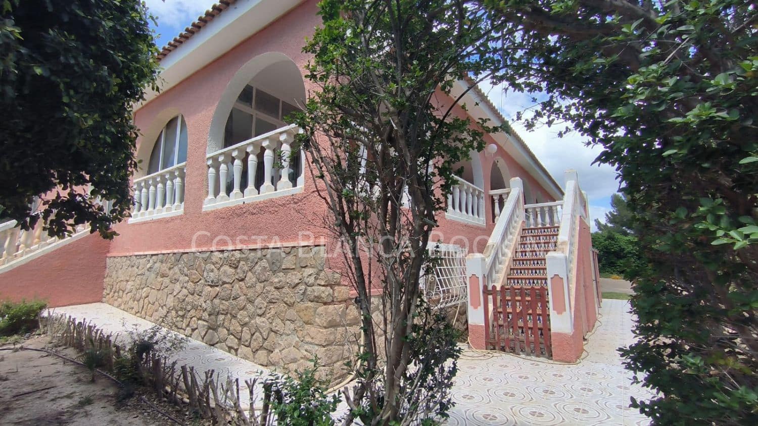 4 bedroom Villa for sale in La Nucia - € 560,000 (Ref: 9092186)
