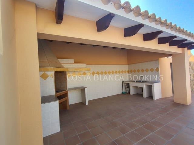 Chalet de 4 habitaciones en Alfaz del Pi / L'Alfàs del Pi en venta - 740.000 € (Ref: 9106756)