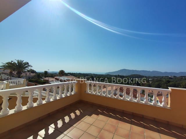 Chalet de 4 habitaciones en Alfaz del Pi / L'Alfàs del Pi en venta - 740.000 € (Ref: 9106756)