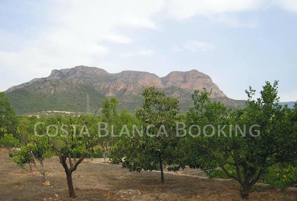 Chalet de 11 habitaciones en La Nucia en venta - 1.995.000 € (Ref: 9128668)