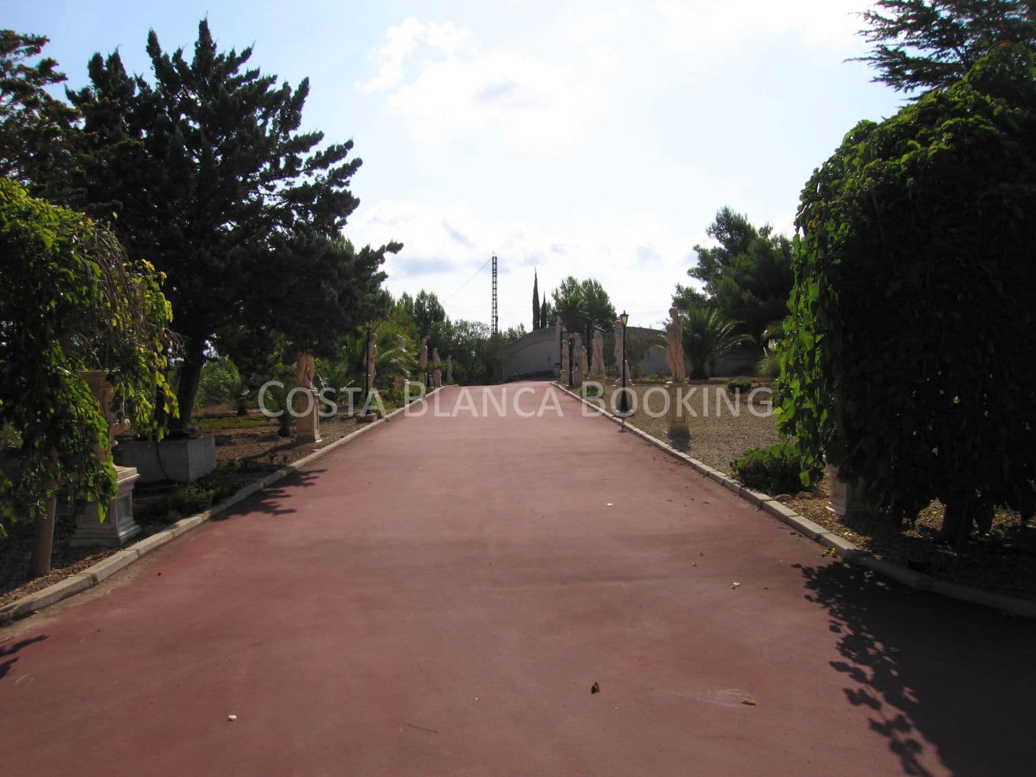 11 bedroom Villa for sale in La Nucia - € 1,995,000 (Ref: 9128668)