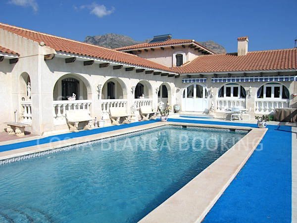 11 bedroom Villa for sale in La Nucia - € 1,995,000 (Ref: 9128668)
