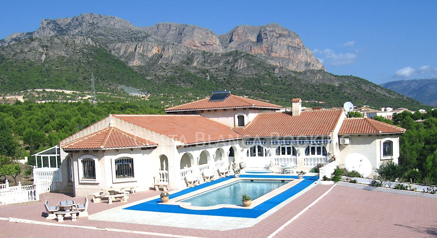 11 bedroom Villa for sale in La Nucia - € 1,995,000 (Ref: 9128668)