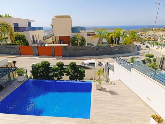 Chalet de 5 habitaciones en Finestrat en venta con garaje - 695.000 € (Ref: 9154410)