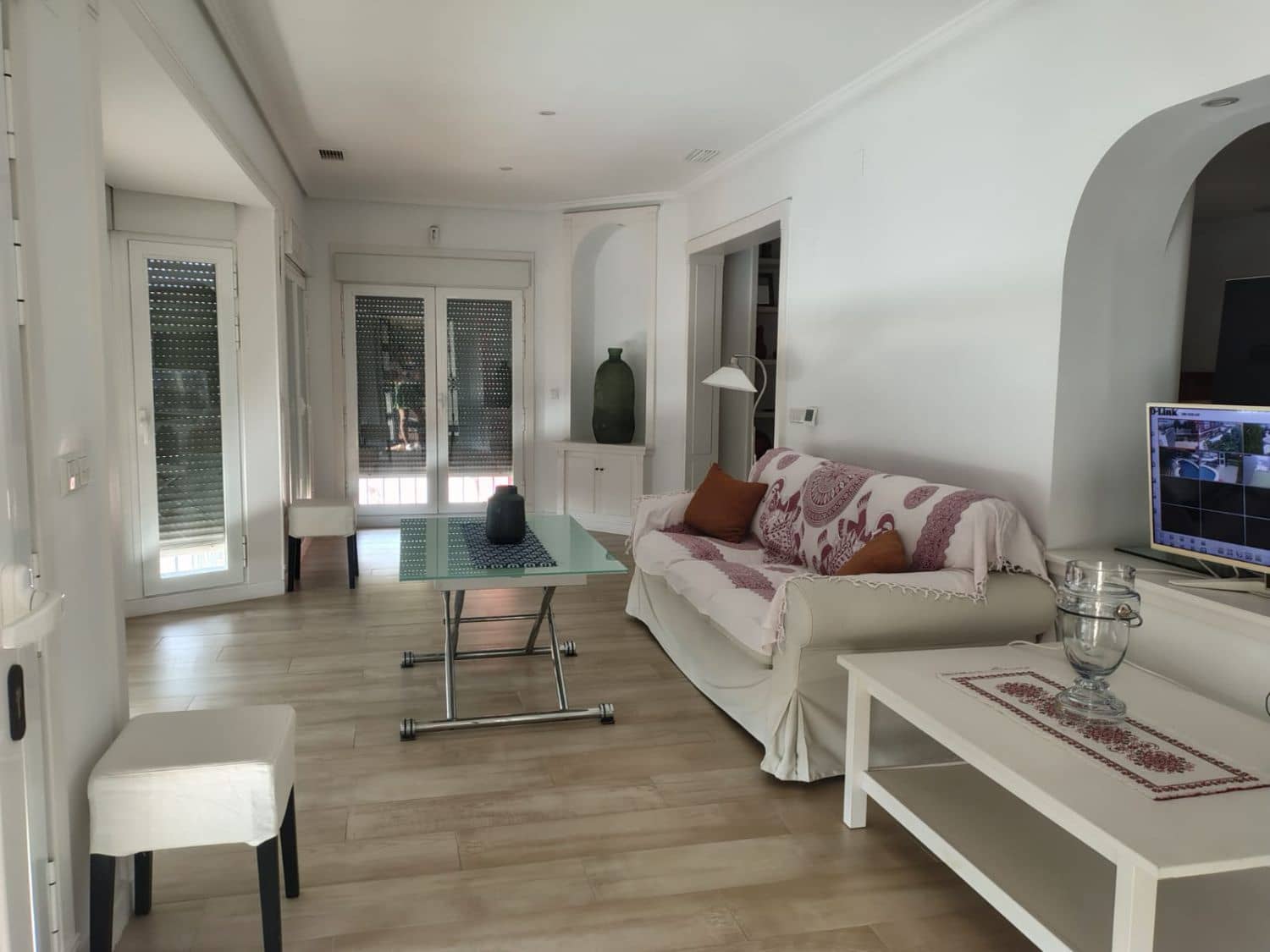 9 bedroom Villa for sale in Alfaz del Pi / L'Alfas del Pi - € 1,075,000 (Ref: 9181323)