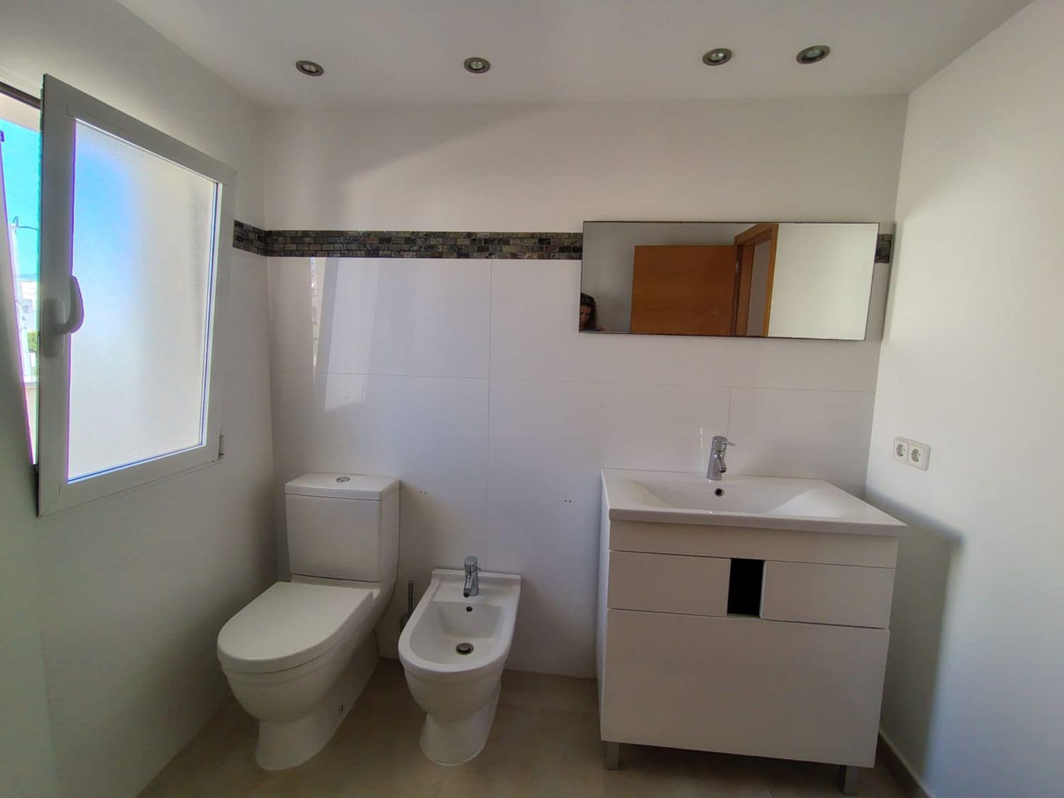 4 bedroom Villa for sale in Albir - € 902,000 (Ref: 9215480)