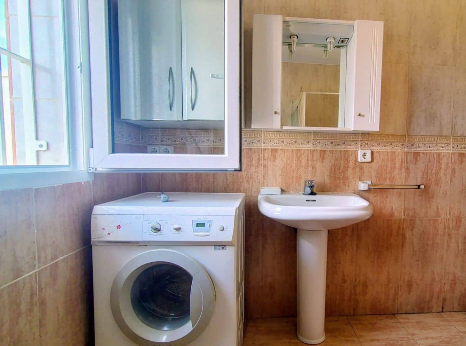 4 soveværelse Villa til salg i Albir med garage - € 468.000 (Ref: 9345105)