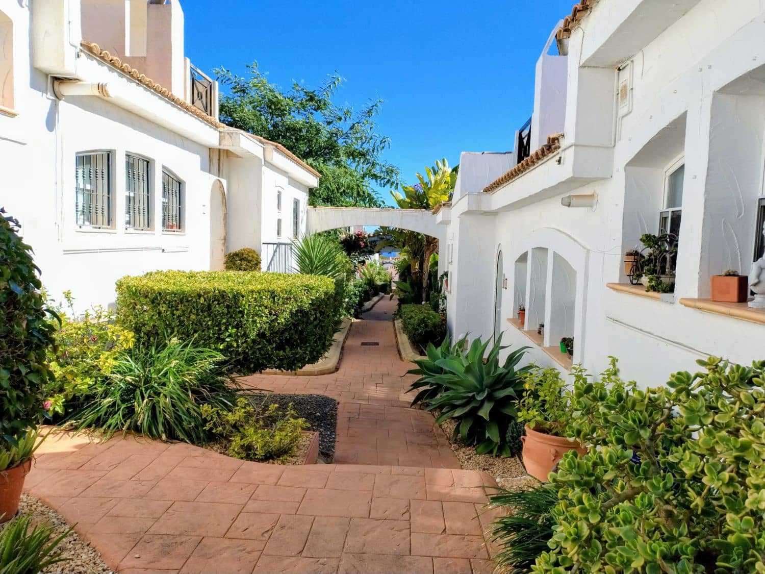 3 soveværelse Villa til salg i La Nucia med garage - € 324.000 (Ref: 9375527)