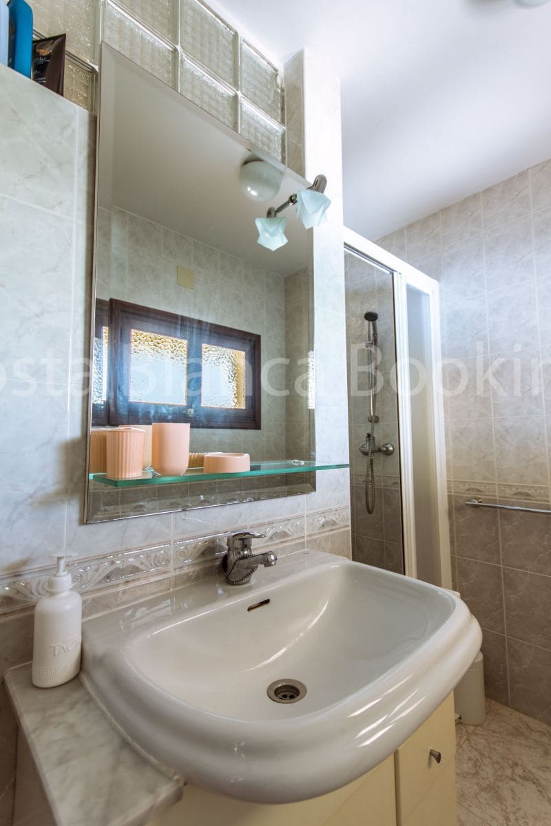 5 bedroom Villa for sale in Altea la Vella with garage - € 1,590,000 (Ref: 9376846)