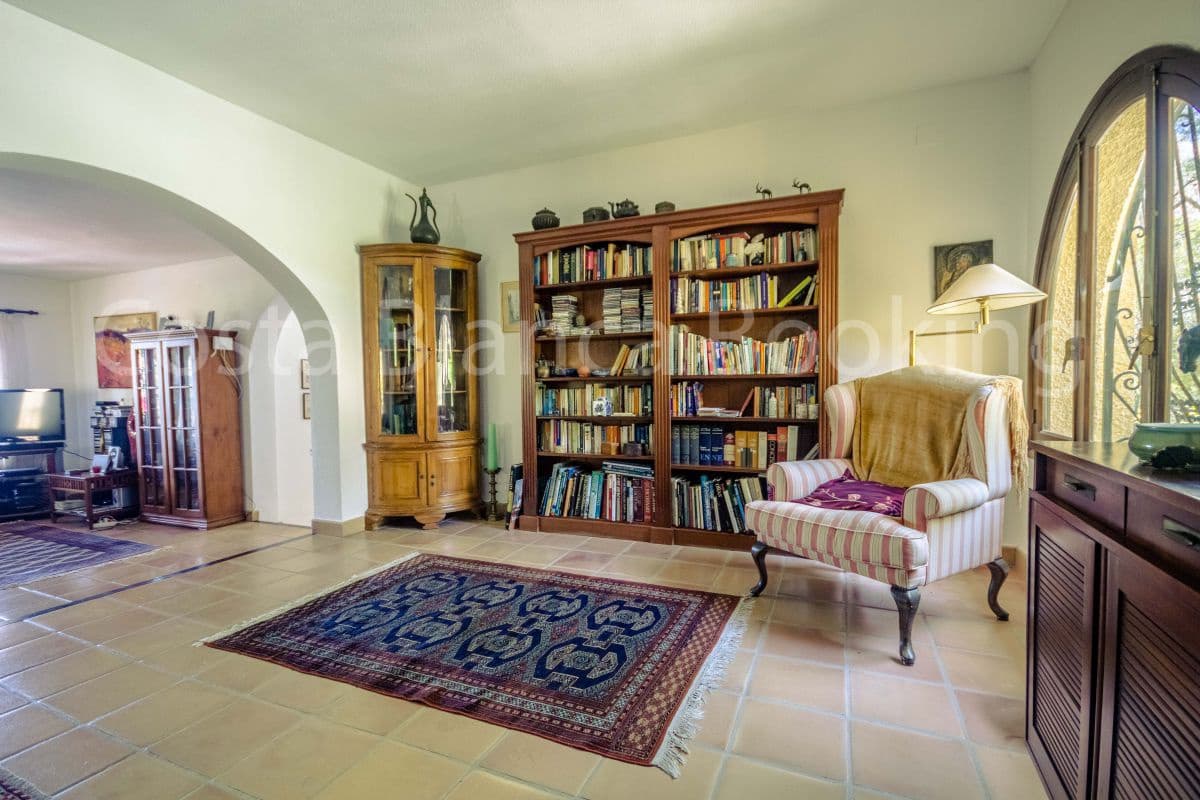 5 bedroom Villa for sale in Altea la Vella with garage - € 1,590,000 (Ref: 9376846)