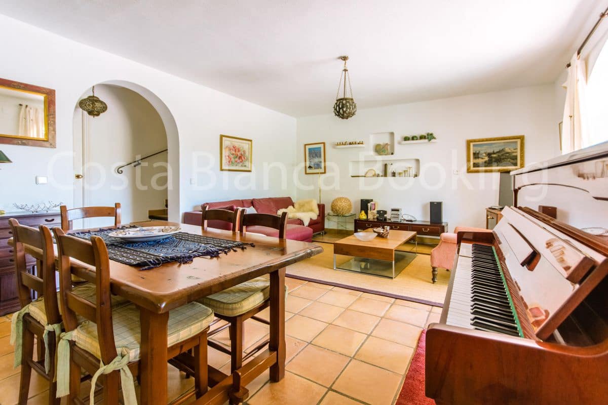 5 bedroom Villa for sale in Altea la Vella with garage - € 1,590,000 (Ref: 9376846)