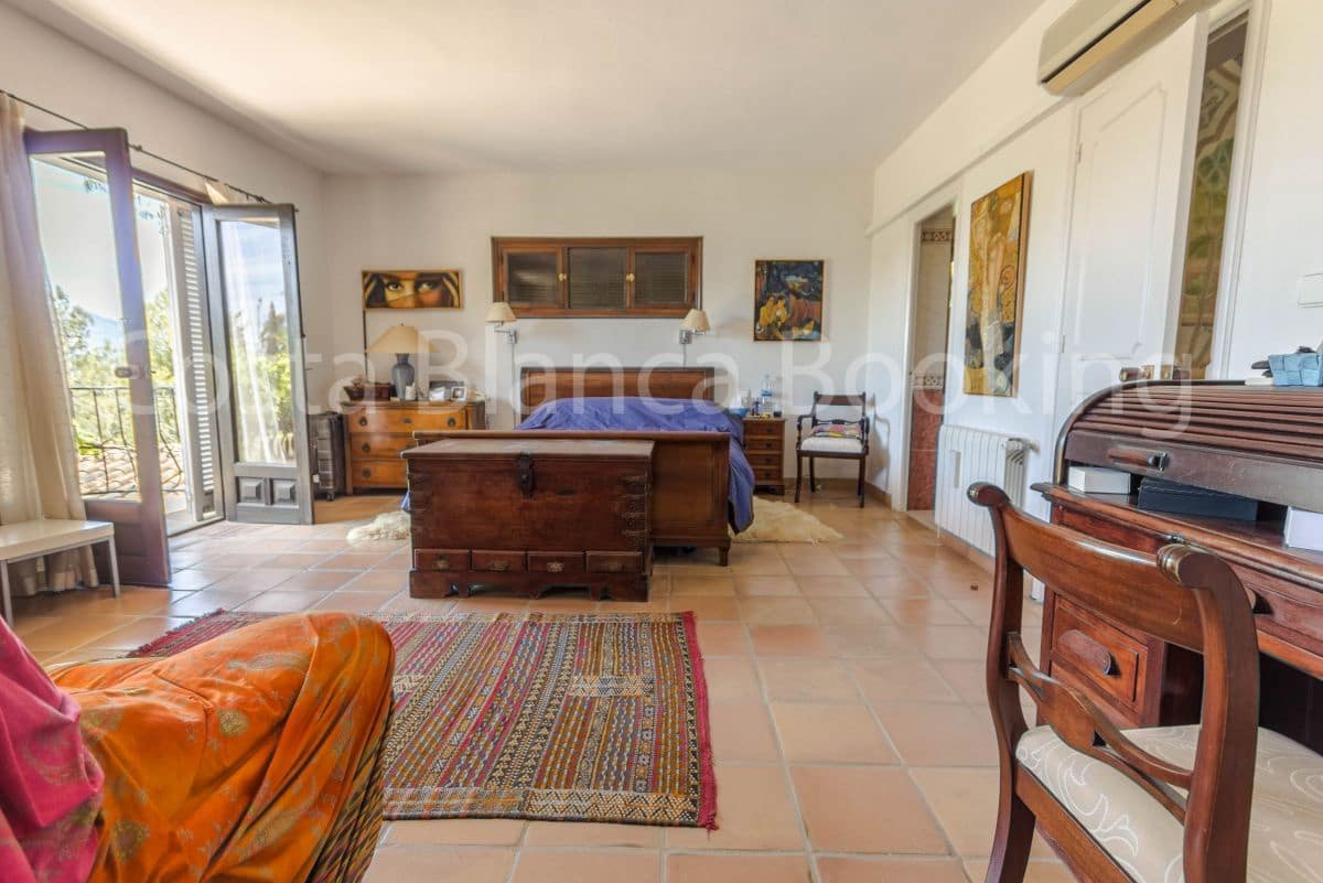 5 bedroom Villa for sale in Altea la Vella with garage - € 1,590,000 (Ref: 9376846)