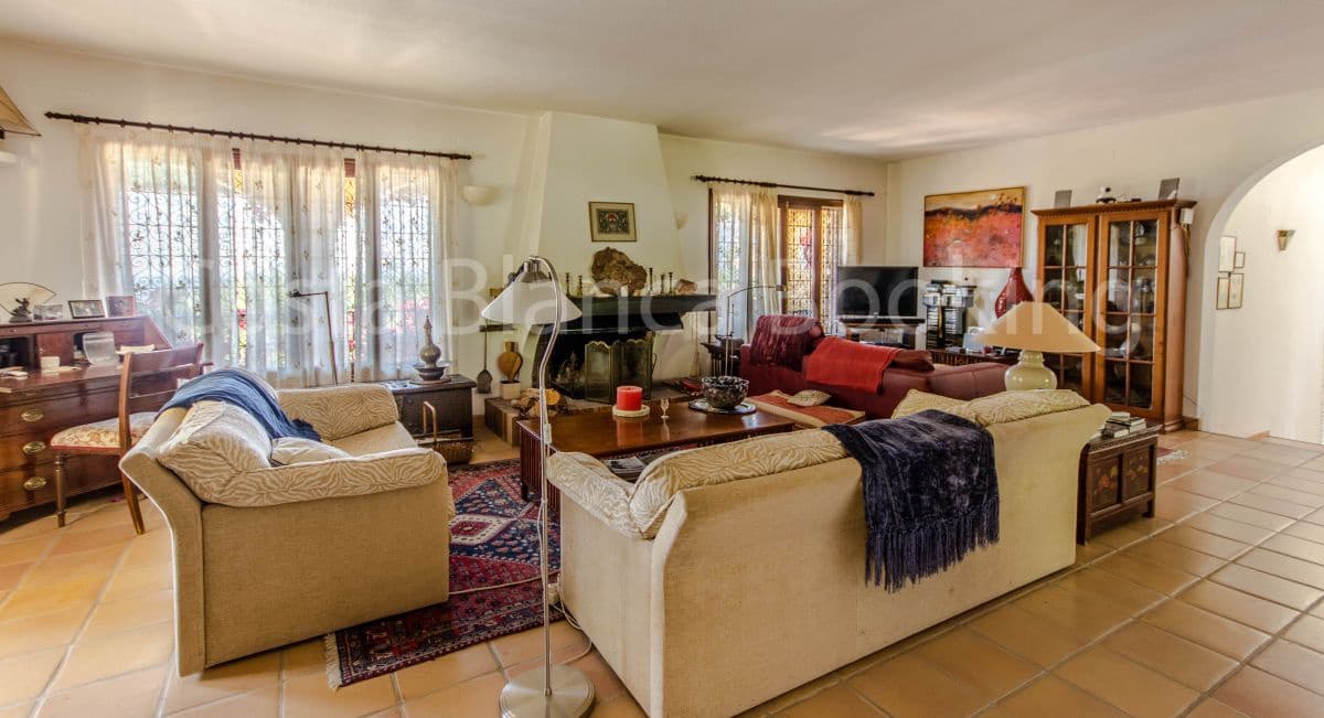 5 bedroom Villa for sale in Altea la Vella with garage - € 1,590,000 (Ref: 9376846)